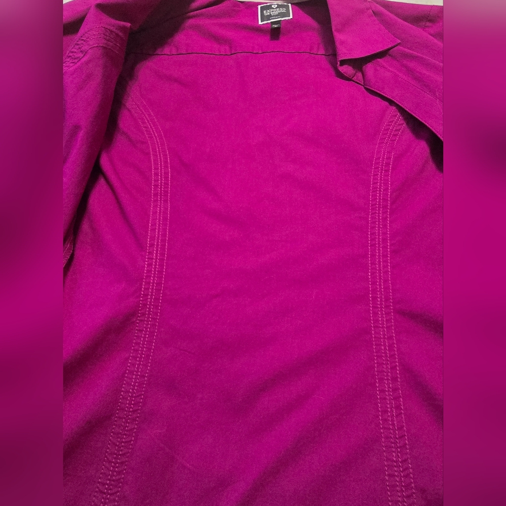 EXPRESS The Essential Women's Button-Up Shirt. Purple. Size M - Picture 6 of 10